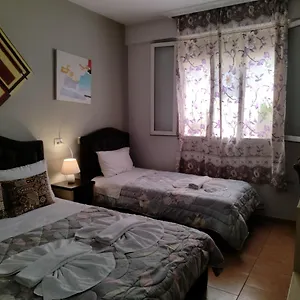 Gasthuis De Rada, Tirana